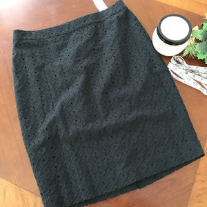 Ann taylor LOFT Eyelet Pencil Skirt size 6 Career
